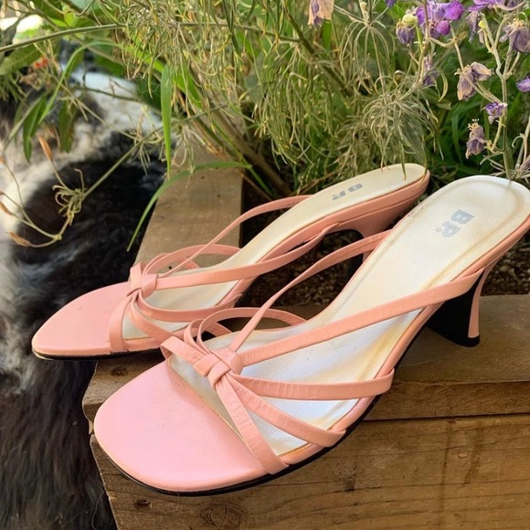 Nordstrom vintage inspired kitten heels! - Picture 2 of 4